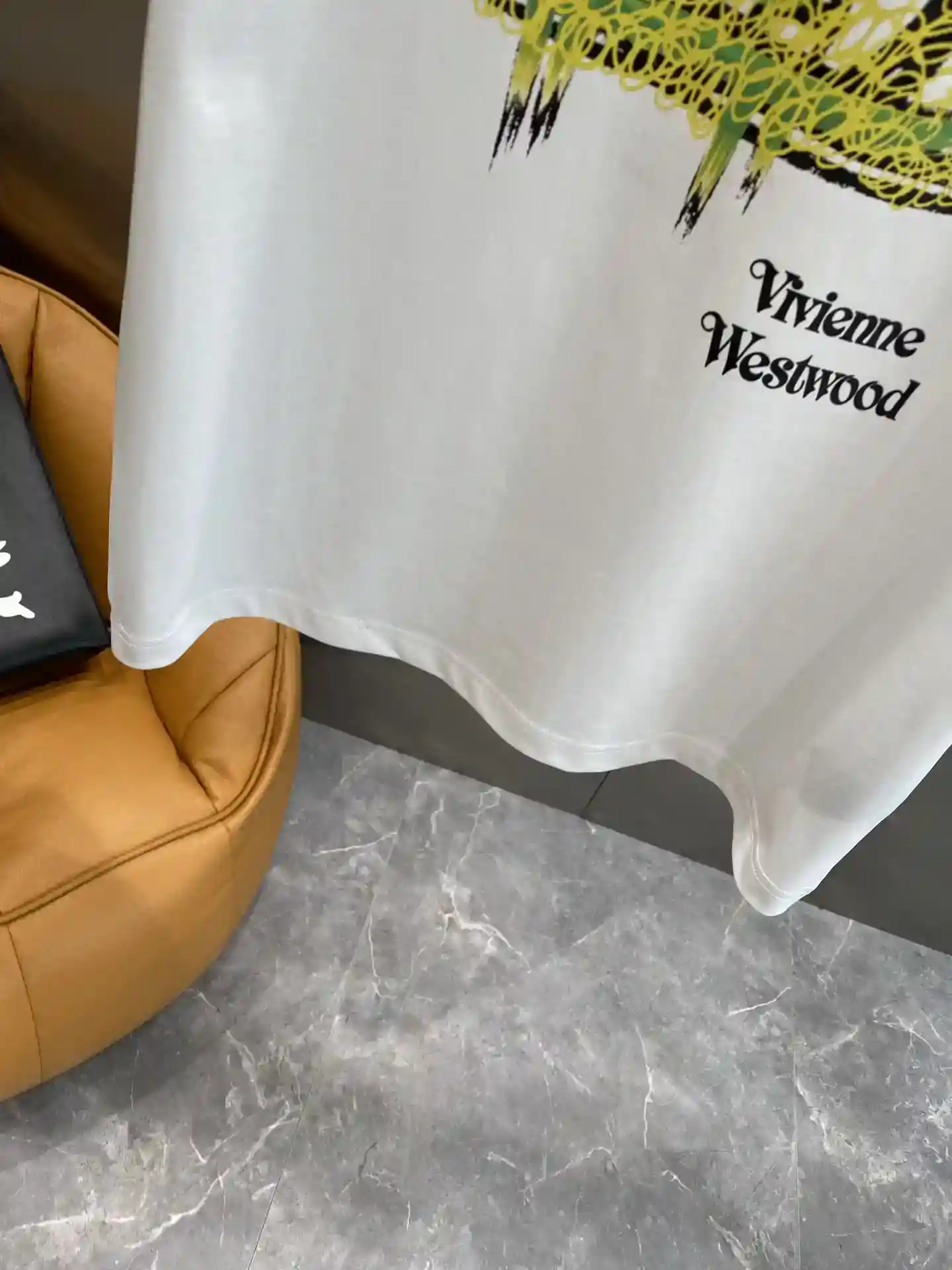 Imagen [8]-"𝙉𝙚𝙬🤍 West Dowager House" Vivienne Westwood camiseta personalidad y la moda colisión Pecho del patrón icónico Saturno en un estilo único salpicadura de tinta para presentar los colores brillantes y llamativos personalidad de los tejidos completos son transpirabilidad suave y cómodo. También grandes bolsas de réplica S-XXL🅿️420-alta