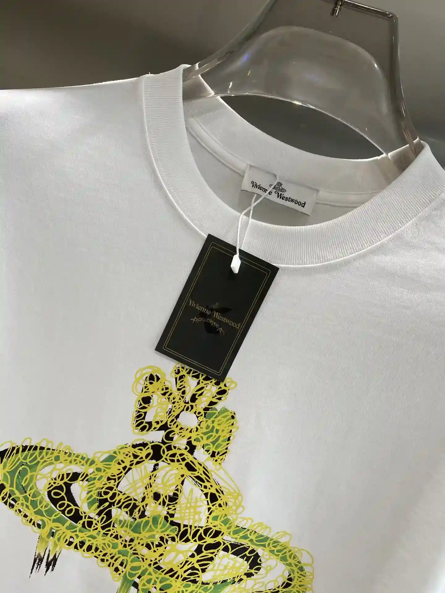 Image [4]-"𝙉𝙚𝙬🤍 West Dowager House" Vivienne Westwood T-shirt personnalité et collision de la mode Cœur du motif emblématique de Saturne dans un style unique d'éclaboussure d'encre pour présenter les couleurs vives et la personnalité accrocheuse de l'ensemble des tissus sont doux et confortable respirabilité. Les répliques de sacs S-XXL🅿️420-high sont également excellentes.