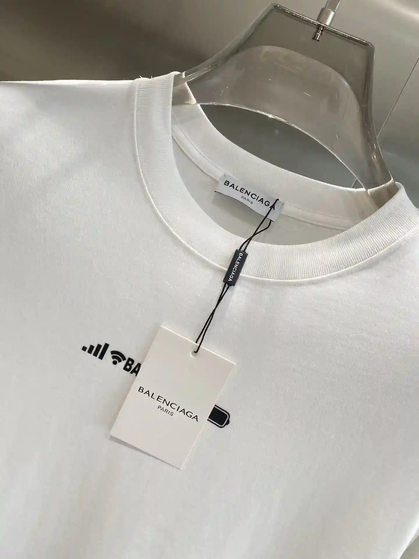 Imagen [4]-"𝙉𝙚𝙬🤍 Balenciaga camiseta tendencia de oso llamativo El diseño es único negro en el logotipo de la marca chic blanco en el gran Wi-Fi y el patrón de amor. Con la personalidad de la marca y la tela de moda agradable a la piel suave comodidad de uso de primera clase ajuste flojo S-XXL 🅿️420- high replica bags