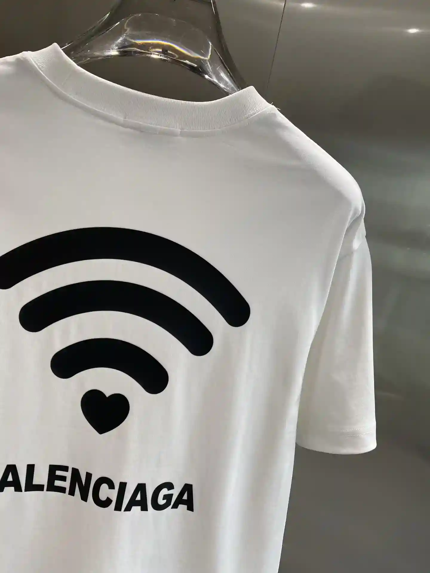 Picture [9]-"𝙉𝙚𝙬🤍 Balenciaga T-shirt trend of eye-catching bear The design is unique black on the chic brand logo white on the large Wi-Fi and love pattern With the brand name personality and fashionable fabric skin-friendly soft wearing comfort first-class loose fit S-XXL 🅿️420- high replica bags