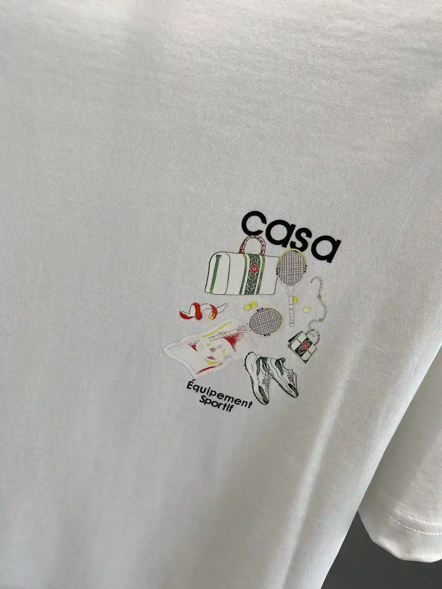 사진 [5]-"𝙉𝙚𝙬🤍CASA 가족"클래식 모델 왼쪽 가슴에 작은 패턴이 섬세하고 독특한 "casa"단어가 큰 뒤에 있습니다. 스포츠 장비 패턴 아래 화려하고 흥미롭고 활력과 패션으로 가득 찬 "casa"단어가 눈길을 끄는 S-XXL🅿️420- 하이 패션 가방