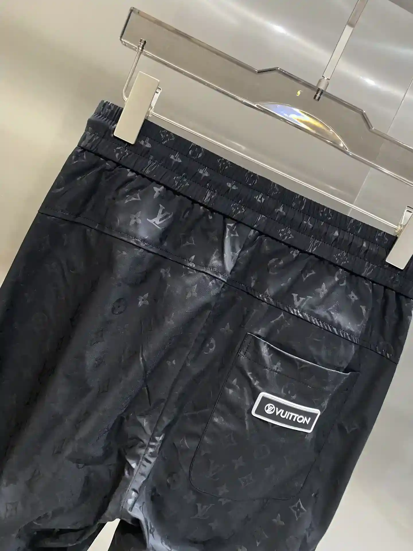 Picture [9]-"𝙉𝙚𝙬🤍LV" LV guard pants fashionable essentials classic black pants dark pattern old flower pattern low-key luxury instantly enhance the sense of fashion Fabrics are soft and textured wear super comfortable elastic waist with drawstring design M-3XL 🅿️460-high-fashion-bags