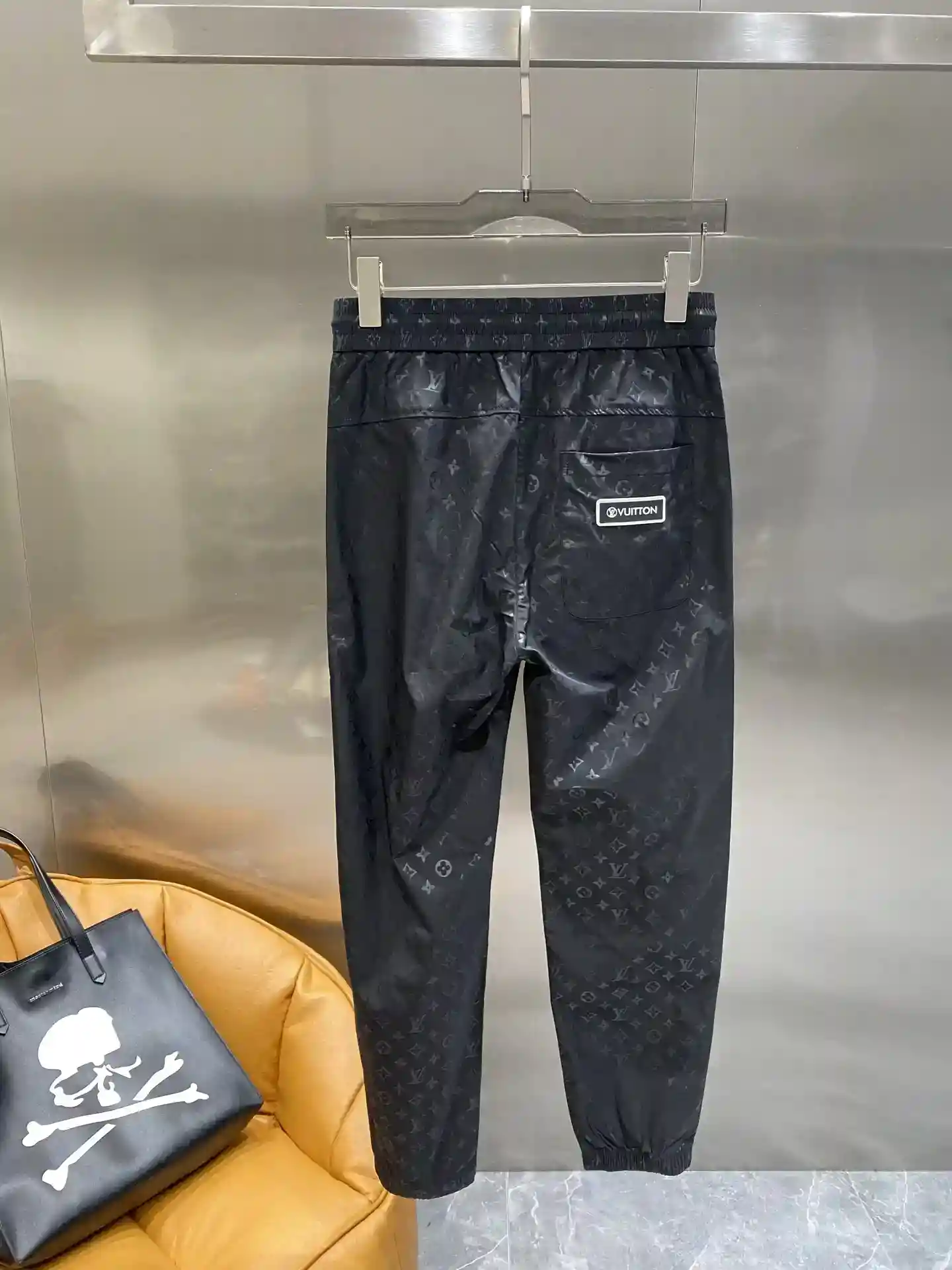 Picture [8]-"𝙉𝙚𝙬🤍LV" LV guard pants fashionable essentials classic black pants dark pattern old flower pattern low-key luxury instantly enhance the sense of fashion Fabrics are soft and textured wear super comfortable elastic waist plus drawstring design M-3XL 🅿️460-high-fashion-bags