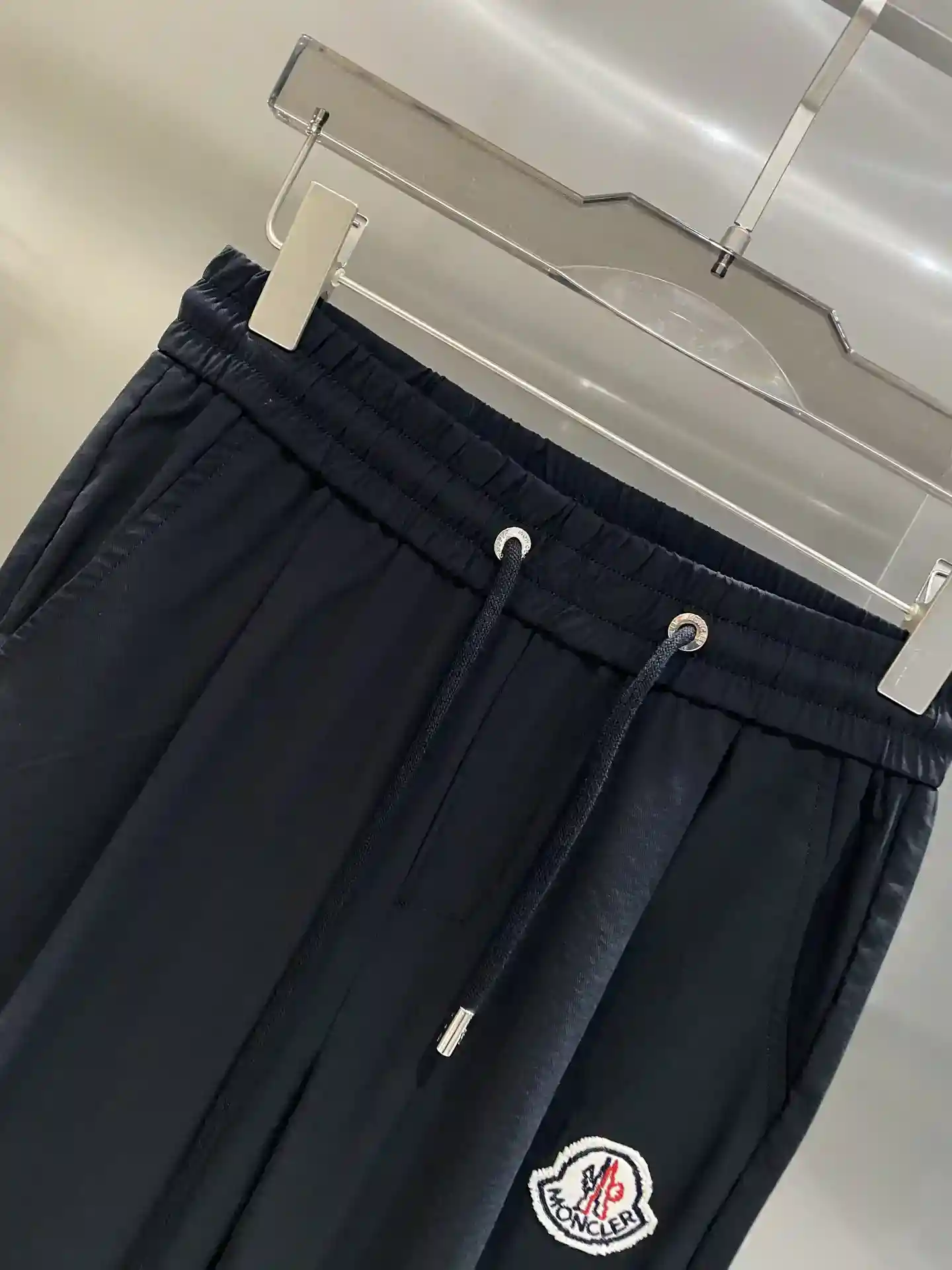 Imagem [2]-"𝙉𝙚𝙬🤍 Moncler Sweatpants low-profile luxury fashion choice classic black simple atmosphere trousers body iconic Moncler badge pattern waist eye-catching brand logo plaque pockets on the exquisite detail design M-3XL 🅿️460-sacos-da-moda