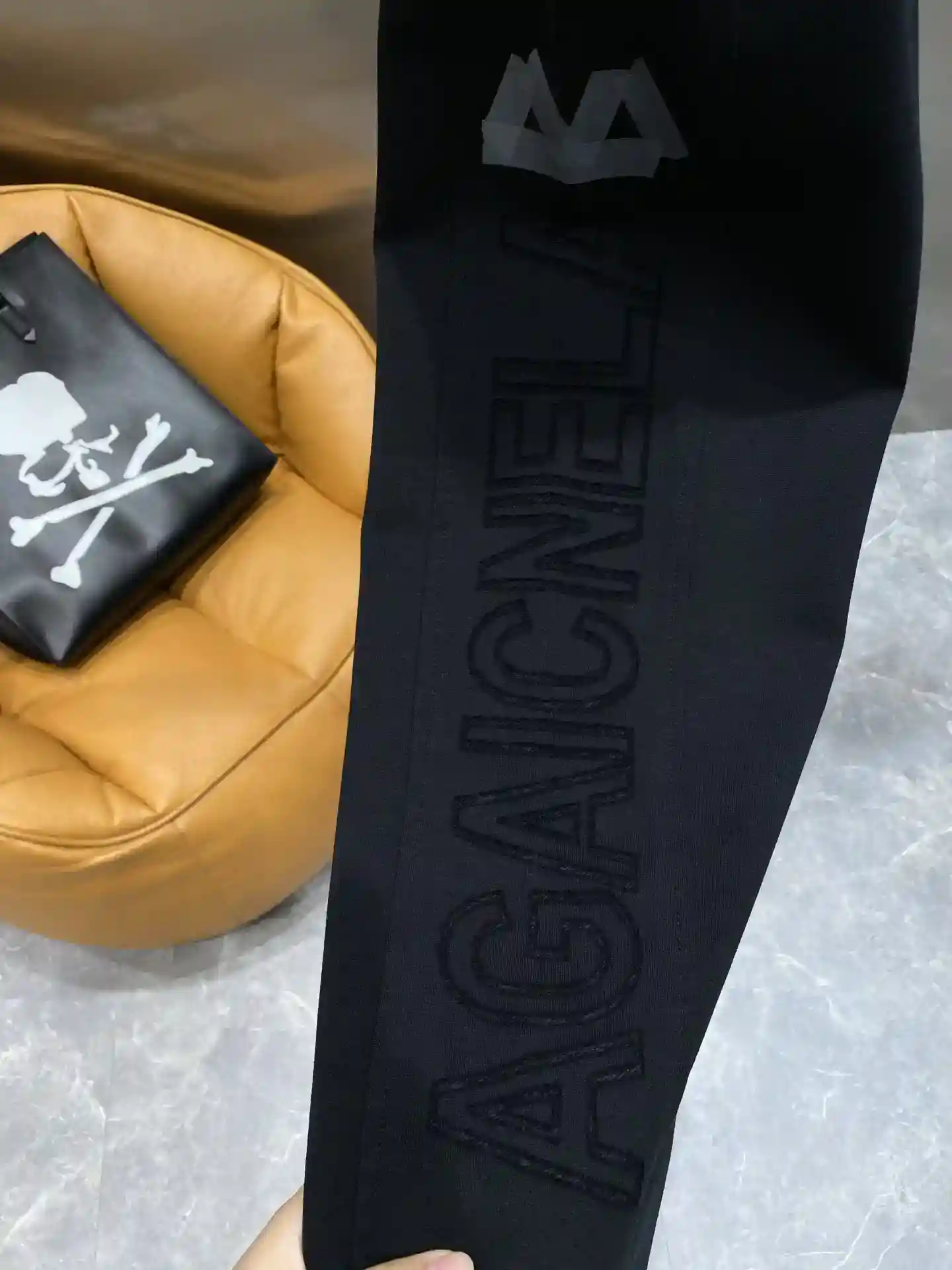 ¡Imagen [5] - "𝙉𝙚𝙬🤍 Balenciaga" Balenciaga pantalones de chándal! Negro calma gris suave lado elegante letras y el logotipo de diseño simple, pero sin pérdida de personalidad al instante mejorar el sentido de la moda de tela suave agradable a la piel desgaste súper cómoda cintura elástica con cordón de diseño M-3XL 🅿️460- réplica de bolsos de alta calidad