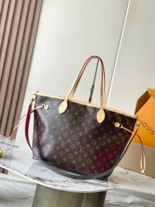 p2160 Neverfull Bandouliere Inside Out GM handbags Modèle : M12257 Rose Red Material : A grade all-steel hardware imported original fabrics Packaging : a full set of the original duty-free M Bobberly loaded Size : 31 * 28 * 14CM-High Faux Bags