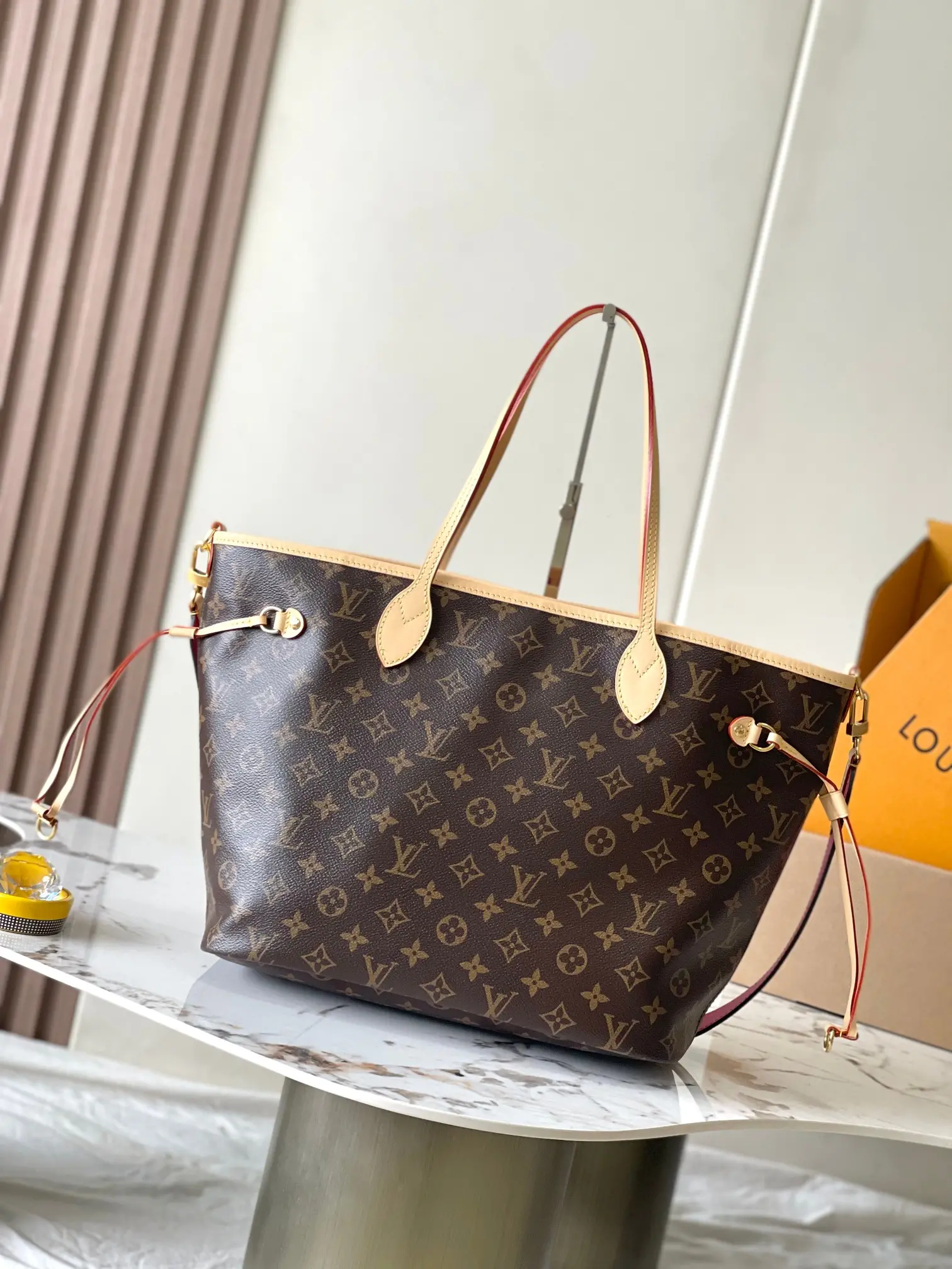 图片[3]-p2160 Neverfull Bandouliere Inside Out GM手袋型号：M12257玫红材料：A级全钢五金进口原厂面料包装：全套原厂免税M博柏利装尺寸：31*28*14CM-高仿包包