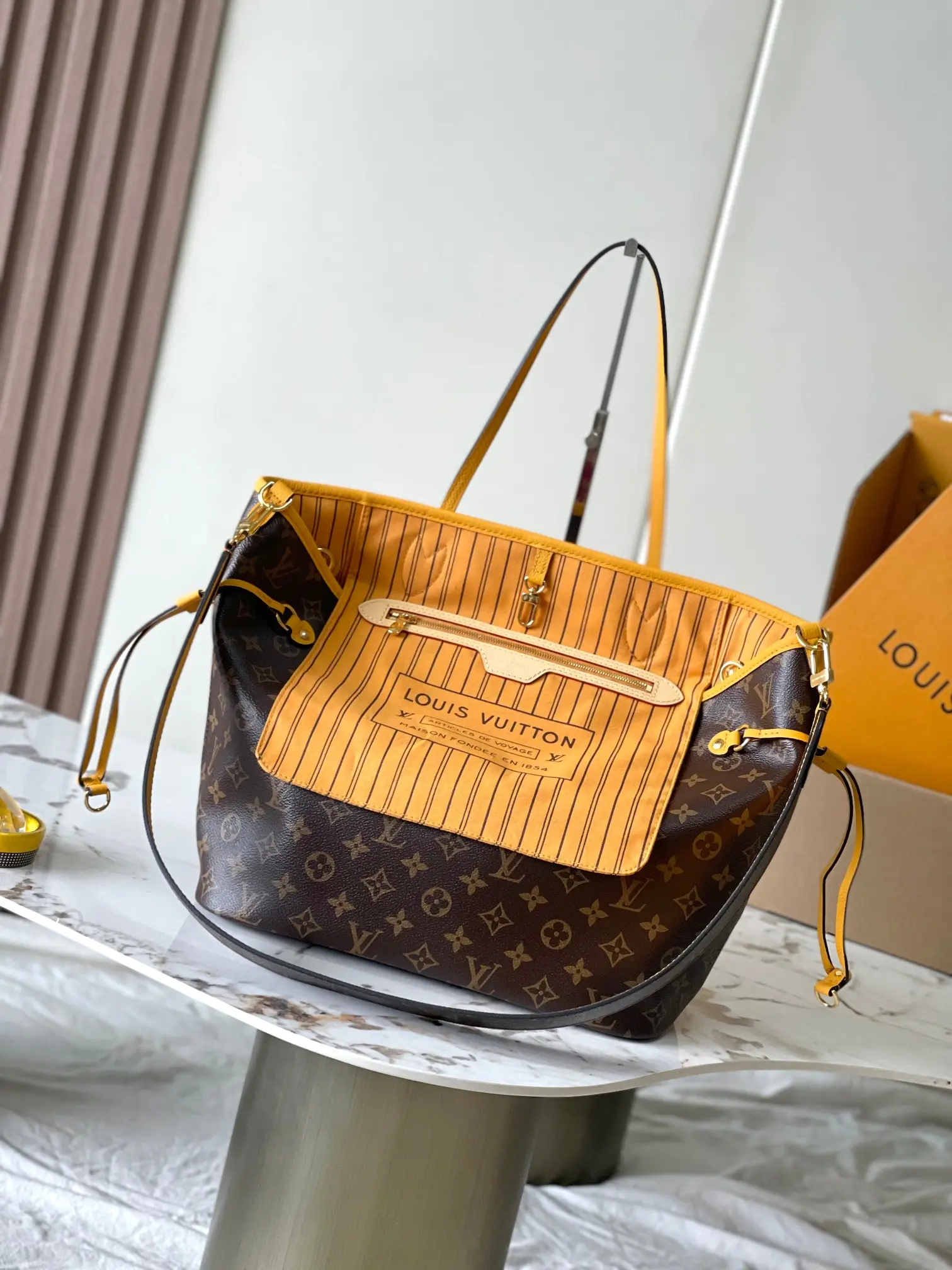 Imagem [7]-p2160 Neverfull Bandouliere Inside Out GM Handbags Modelo: M11947 Padrão de lichia amarelo Material: Ferragens de aço de qualidade A, tecidos originais importados Embalagem: um conjunto completo de M Bobberly original isento de impostos carregado Tamanho: 31*28*14CM-Sacos de alta moda