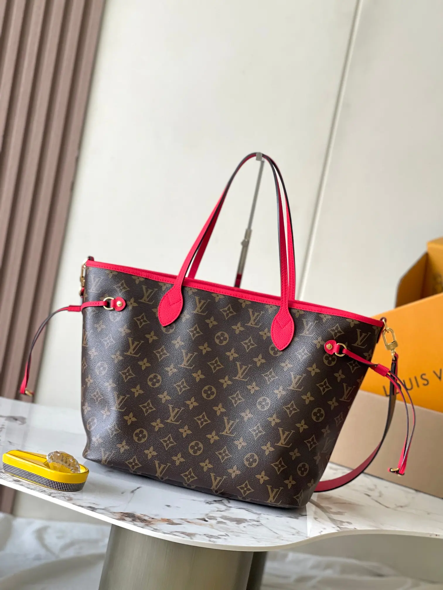 图片[3]-p2160 Neverfull Bandouliere Inside Out GM手袋型号：M12096红色荔枝纹材料：A级全钢五金进口原厂面料包装：全套原厂免税M博柏利装尺寸：31*28*14CM-高仿包包