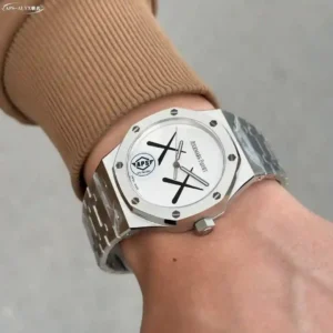 Audemars Piguet ALYX co-branded relógios mecânicos masculinos Equipado com o desempenho estável do movimento 9015 Cal.3120 Super vidro de safira mais resistente ao desgaste e resistente a riscos Super Luminous display Cada prego literal é importado do Japão e processado individualmente Taiwan fábrica cinto de aço também é depois de uma série de procedimentos Cada cinto de aço é mais tarde polido e emendado juntos mais perto do pulso e confortável de usar Cada calendário é cuidadosamente e individualmente definir a versão correta da cor Bottom tourbillon V2 edição Turbilhão de ouro totalmente atualizado A busca da precisão nos detalhes Cada peça é cuidadosamente comparada Diâmetro com o original consistente 41mm Fábrica de Taiwan 20 anos de experiência Foco no mais forte aço polido rei - réplicas de bolsas de alta qualidade