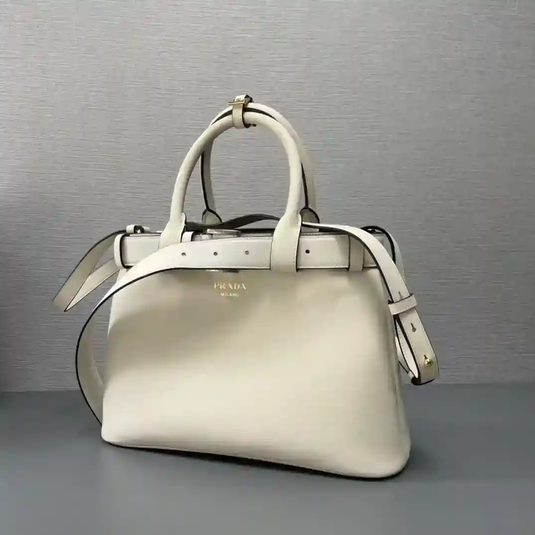 ¡Imagen [3]-P1800 Prada 1BA434 llegó [fuerte] [fuerte] 2024 nuevo DoubleBag pequeña bolsa de la compra Doble serie de cuero de vaca importado forro con piel de oveja completa 💪 elegante y simple diseño del cuerpo impresión frontal letras logotipo 💪 logotipo de mano, correa de hombro de longitud ajustable incorporado tres compartimentos en el centro de los bolsillos interiores del diseño único de un cinturón de cuero grande muestra la vitalidad de la ὊὊὊ perfecto! ¡Detalles diosa debe tener super grande 5 Tamaño: 32X23X11CM!