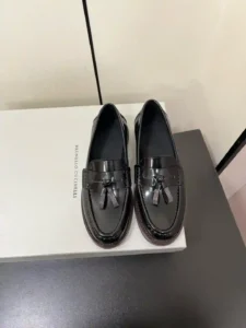 ¡P720 Brunello Cucinelli BC Classic Loafers Stirrup Loafers Series Single Shoes BC es una conocida marca italiana estilo minimalista retro y avanzado! ¡Simple y atmosférica pertenece a un estilo muy duradero! ¡El rey de los pies versátiles mayores se sienten muy bien y cómodo! ¡Super versátil! ¡Super durable! Durante todo el año la primavera, el verano, el otoño y el invierno son adecuados ✔ Superior: borde abierto de cuero de vaca con cuentas ✔ Forro: piel de oveja teñida al agua ✔ Suela: la suela de gamuza desgaste original ✔ Yardage: 35-40 (40 personalizado no retornable)-Alta Fake Bags