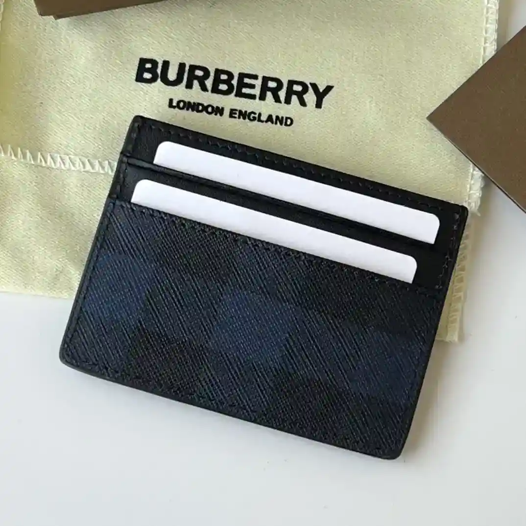 图片[2]-Burberry  London 格纹拼皮革小卡包 ➰ 装饰标志性格纹设计B•家出品～～ 4个卡位中央插袋隔层👍专柜品质、做工精细💋实物拍摄📷🆔🆔80702751蓝色尺寸:10cm*7cm-高仿包包