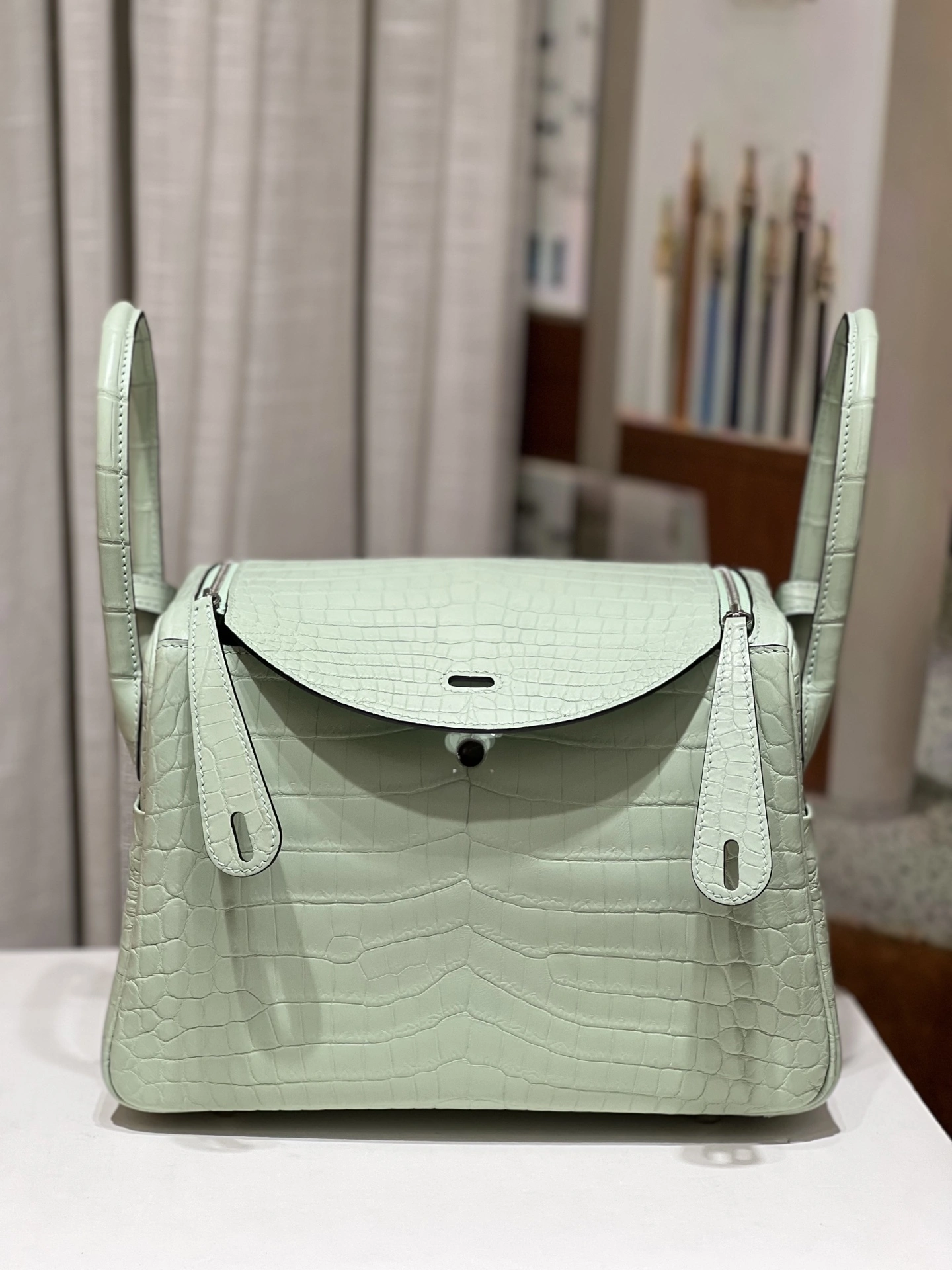 Hermes Lindy 26CM. vert menthe boucle argentée hcp importé crocodile nile 3 paires de cuir Fil ciré cousu main ! Quincaillerie en acier pur ! Jeu complet de clous faits à la main - Sacs de haute qualité