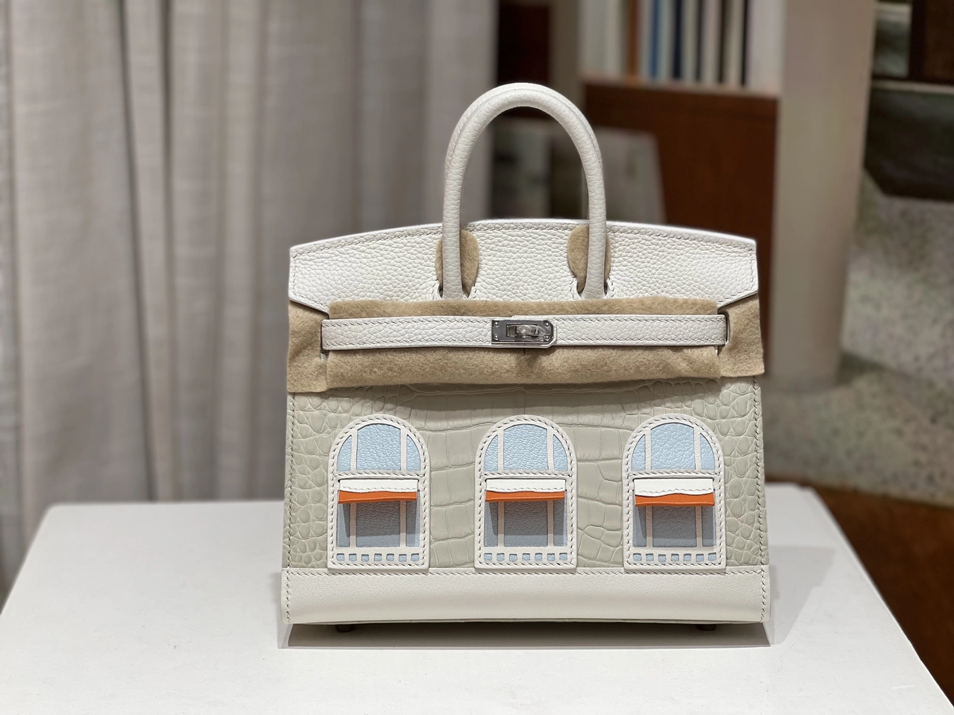 Hermes House Bag Platinum 20 CM. Day Precious Hcp Imported American Alligator Crocodile Counterpart zp Full set of hand nails Hand-stitched details visible Full hand-stitched Counterpart small hardware-High quality bags