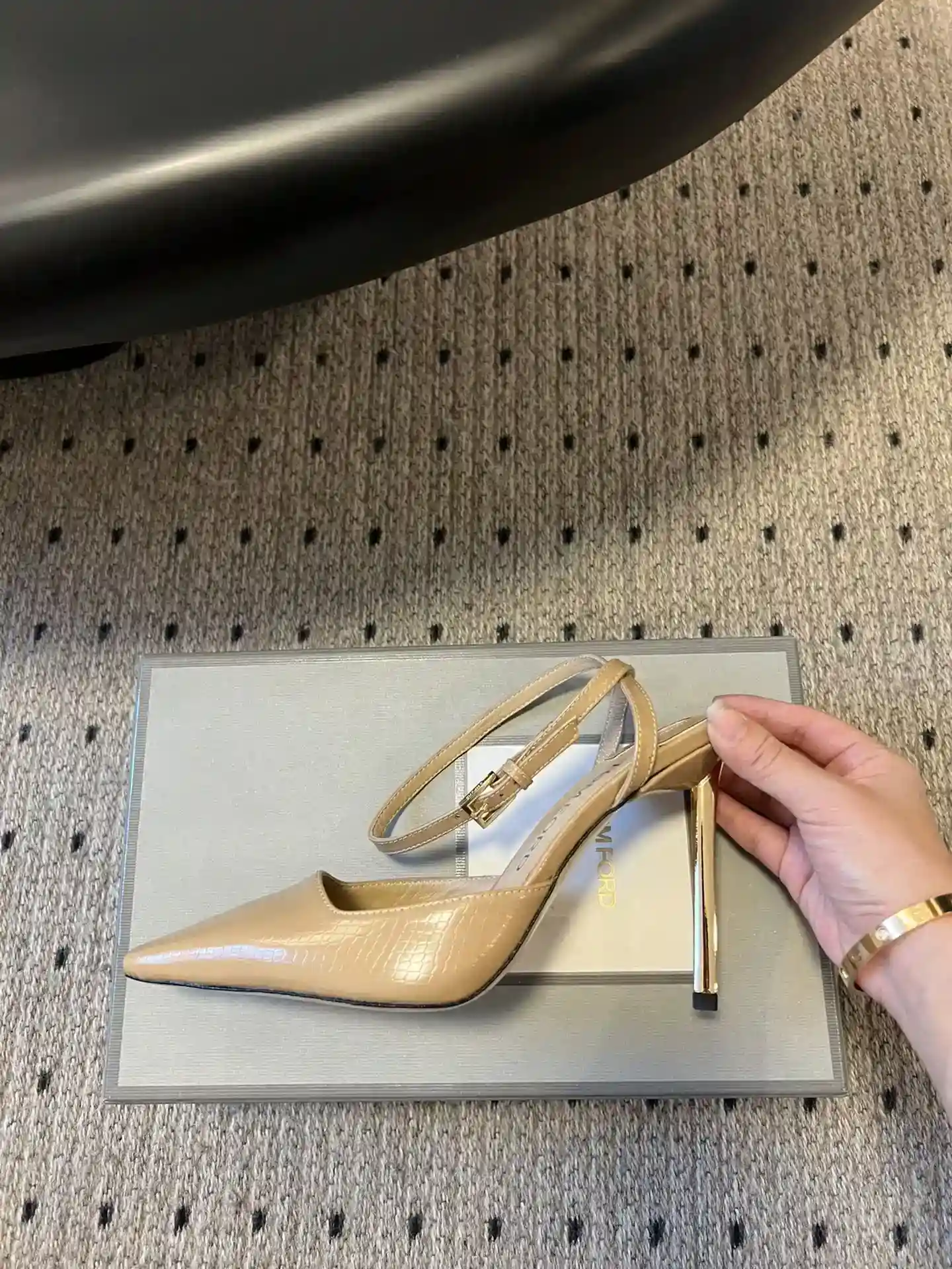 Image[8]-p660Tomford 25ss Early Spring High Heel Pointed Toe Single Shoes High Heel usando "coração de aço fazendo calcanhar de ferro" Pointed Toe Single Shoes e Pointed Toe Sandals respetivamente para o verão e outono injetado em todas as esferas da vida das necessidades das mulheres rapidamente obtê-lo! É a primeira escolha para deusas sexy! A elite da centopéia precisa puxar toda a grama com facilidade e conforto Marca Paris House para cores parisienses e elementos de moda como inspiração para dar às pessoas conforto e elegância de luxo Tecido: Couro de vaca Sola: Sola de couro italiano Forro: Pele de carneiro tamanho: 35 ~ 40 (40. Personalizado não retornável) Calcanhar: 10,5cm-Sacos altos falsos