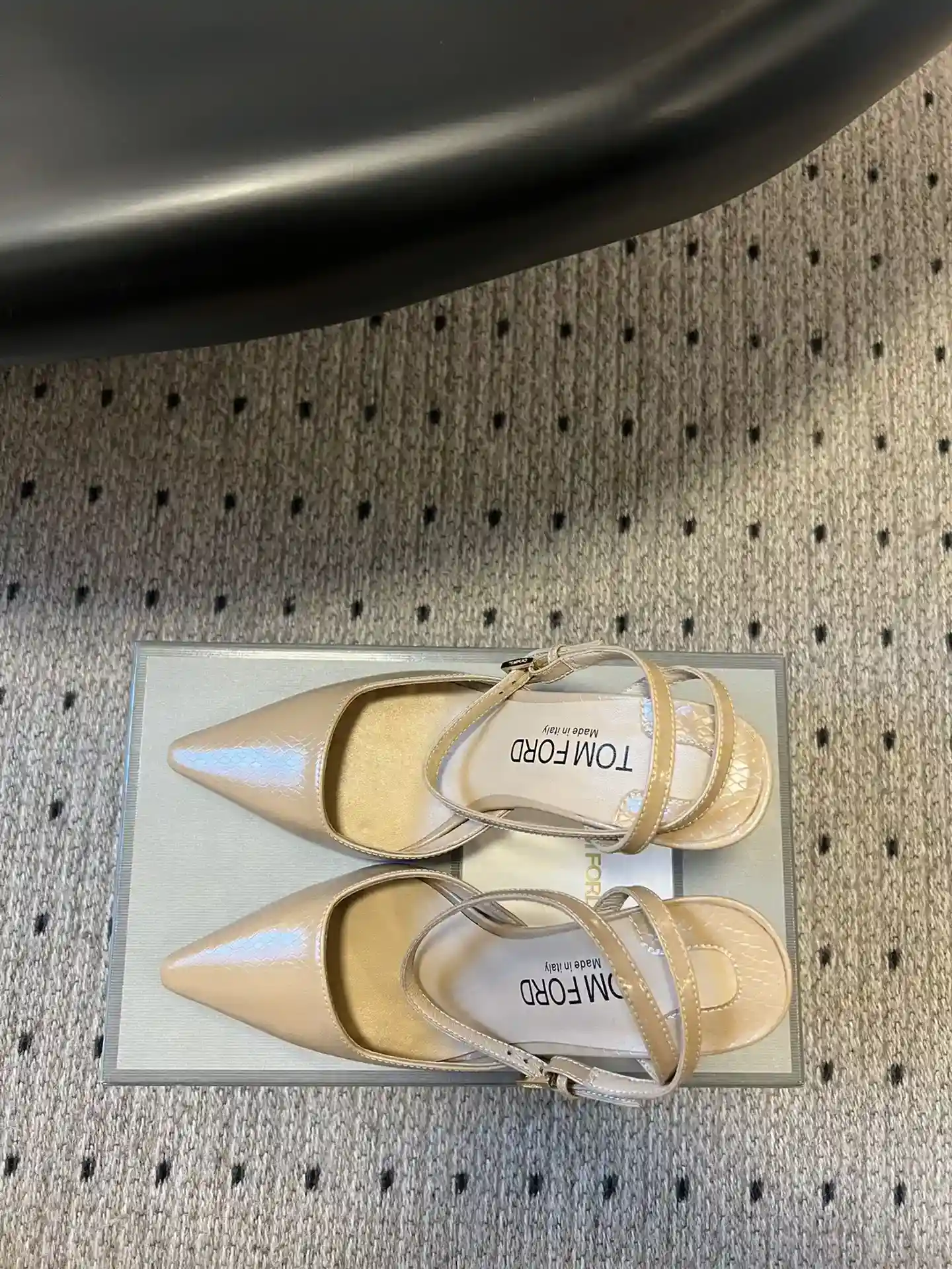 Image[7]-p660Tomford 25ss Early Spring High Heel Pointed Toe Single Shoes High Heel usando "coração de aço fazendo calcanhar de ferro" Pointed Toe Single Shoes e Pointed Toe Sandals respetivamente para o verão e outono em todas as esferas da vida das necessidades das mulheres para colocar as mãos sobre ele! É a primeira escolha para deusas sexy! A elite da centopéia precisa puxar toda a grama com facilidade e conforto Marca Paris House para cores parisienses e elementos de moda como inspiração para dar às pessoas conforto e elegância de luxo Tecido: Couro de vaca Sola: Sola de couro italiano Forro: Pele de carneiro tamanho: 35 ~ 40 (40. Personalizado não retornável) Calcanhar: 10,5cm-Sacos falsos altos