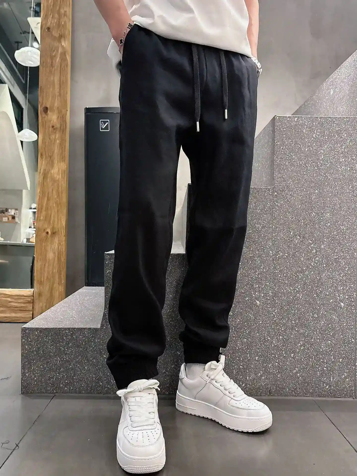 Image [2]-p680 Prada Men's Boutique Casual Pants 👍 Top fabrics casual pants the most upper body version of the unbeatable positive! The pants are very versatile, elastic waist, daily work Outdoor sports can be worn is the perfect combination of fashion and leisure and outdoor sports, so whether you usually wear or outdoor wear is your best choice of extreme comfort and fast sweat is the focus of the highly popular to enhance the wearing comfort suitable for aerobic exercise and cross-country running conditions to wear the section is an extremely wide range of running casual pants! This is an extremely versatile pair of running pants that can be worn in a wide range of conditions, so that you can naturally maintain your love of sports in the summer and also wear them in your casual life Size: M-3XL-High Replica Bags