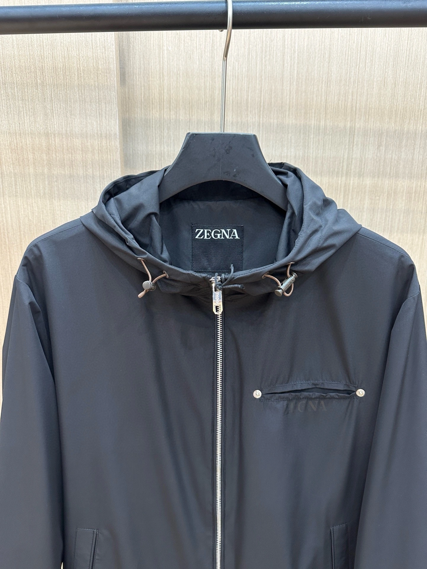 Picture [7]-P730 Zegna Zegna 2025 early spring listing 狠货 Italian imported fabrics fashion jacket windbreaker coat European upper body more casual generous counter original hardware luxury high-end customized accessories new! Luxurious branded logo embellished design of the highest quality on the market, original materials, and the ultimate in luxury! Soft and comfortable on the body explosion handsome! Suitable for any scene! Size: M-XXXL (178 140 pounds L maximum wear 190 pounds)-High Faux Bags