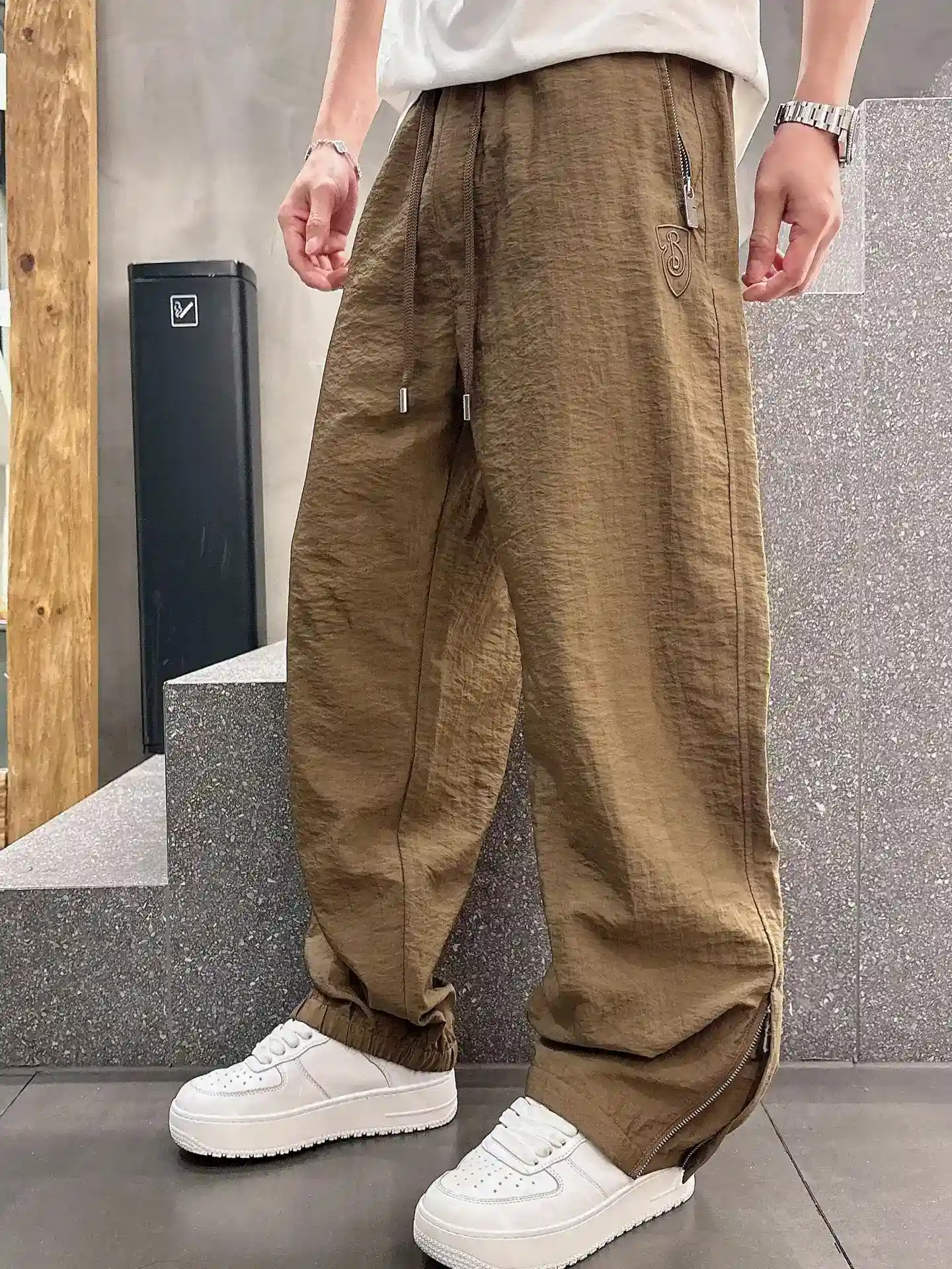 ¡Foto [2]-p680 Burberry Hombres Boutique Pantalones casuales 👍 tejidos superiores pantalones casuales la versión más parte superior del cuerpo de la inmejorable positivo! ¡Absolutamente puede cerrar los ojos para recoger una Este pantalón es muy versátil cintura elástica, el trabajo diario Los deportes al aire libre se puede usar es la combinación perfecta de la moda y el ocio y los deportes al aire libre, por lo que si usted suele usar o desgaste al aire libre es su mejor opción La comodidad extrema y el sudor rápido es el foco de la muy favorecida para mejorar la comodidad de uso adecuado para el ejercicio aeróbico y las condiciones de carrera a campo traviesa de llevar Esta es una gama muy amplia de aplicación de los pantalones casuales en ejecución! Este es un par muy versátil de los pantalones de correr que se puede usar en una amplia gama de condiciones, por lo que naturalmente puede mantenerse al día con su amor por el deporte en el verano, o usarlos en su vida casualTalla: M-3XL-Alta Replica Bags