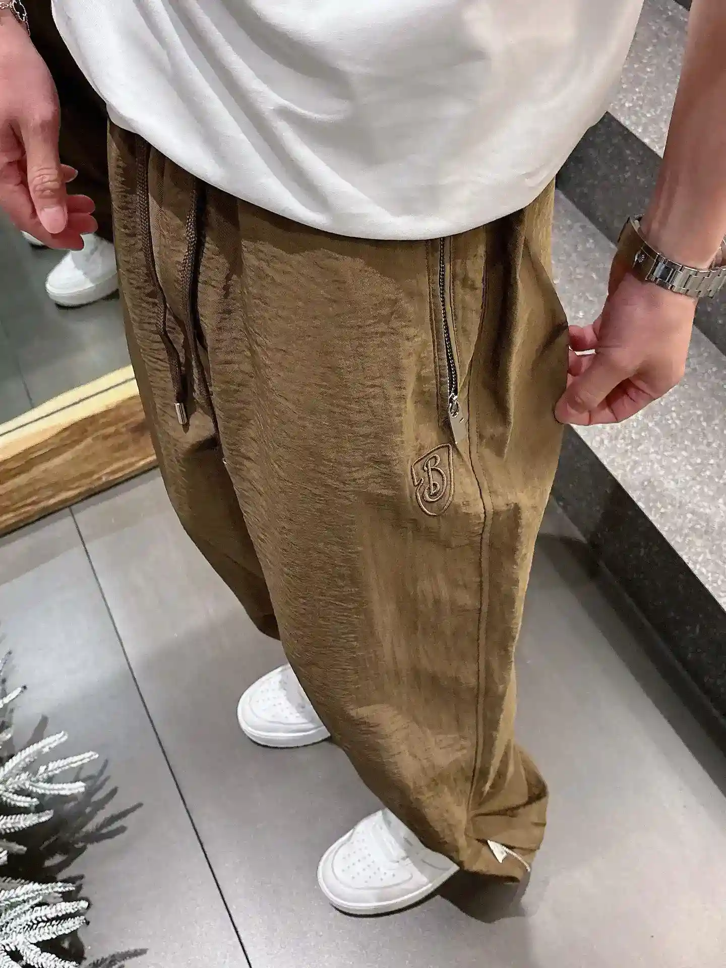 ¡Foto [10]-p680 Burberry Hombres Boutique Pantalones casuales 👍 tejidos superiores pantalones casuales la versión más parte superior del cuerpo de la inmejorable positivo! ¡Absolutamente puede cerrar los ojos para recoger una Este pantalón es muy versátil cintura elástica, el trabajo diario Deportes al aire libre se puede usar es la combinación perfecta de moda y ocio y deportes al aire libre, por lo que si usted suele usar o desgaste al aire libre es su mejor opción Comodidad extrema y el sudor rápido es el foco de la muy favorecida para mejorar la comodidad de uso adecuado para el ejercicio aeróbico y las condiciones de carrera a campo traviesa de llevar Esta es una gama muy amplia de aplicación de los pantalones casuales corriendo! Este es un par muy versátil de los pantalones de correr que se puede usar en una amplia gama de condiciones, por lo que naturalmente puede mantenerse al día con su amor por el deporte en el verano, o usarlos en su vida casualTalla: M-3XL-Alta Replica Bags