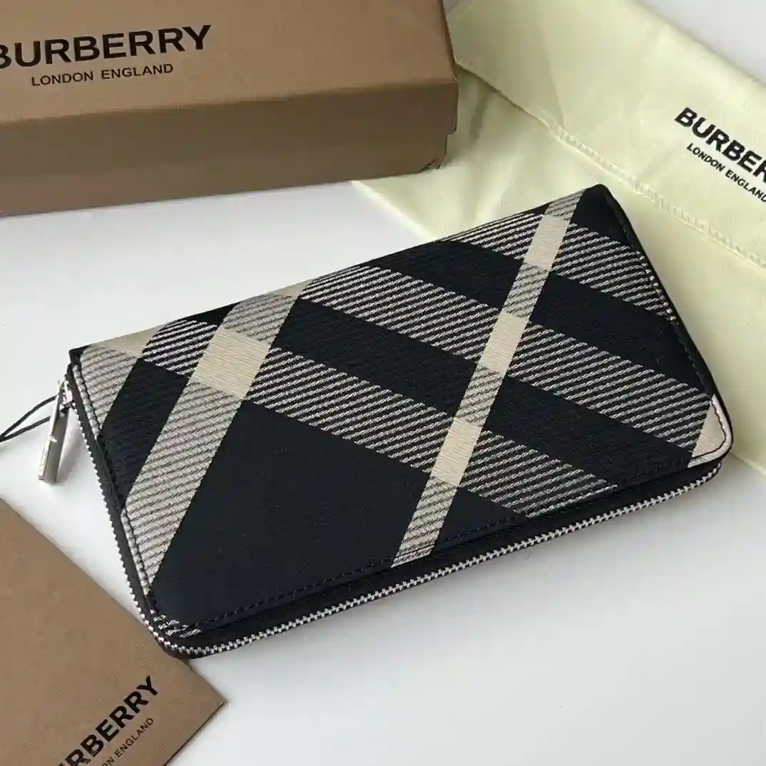 Image [2]-Burberry Large Zipper Money Clip Decorative Jacquard Worsted Checker Pattern with B Zipper Head Features Leather Lining Size Suitable for Storing Global Currency B-Home Product ~~~👉👍 Fine Workmanship 💋 Physical Photography 📷🆔🆔🆔🆔 80895101 black size 21cm*12cm*2.5cm 220-high replica bags