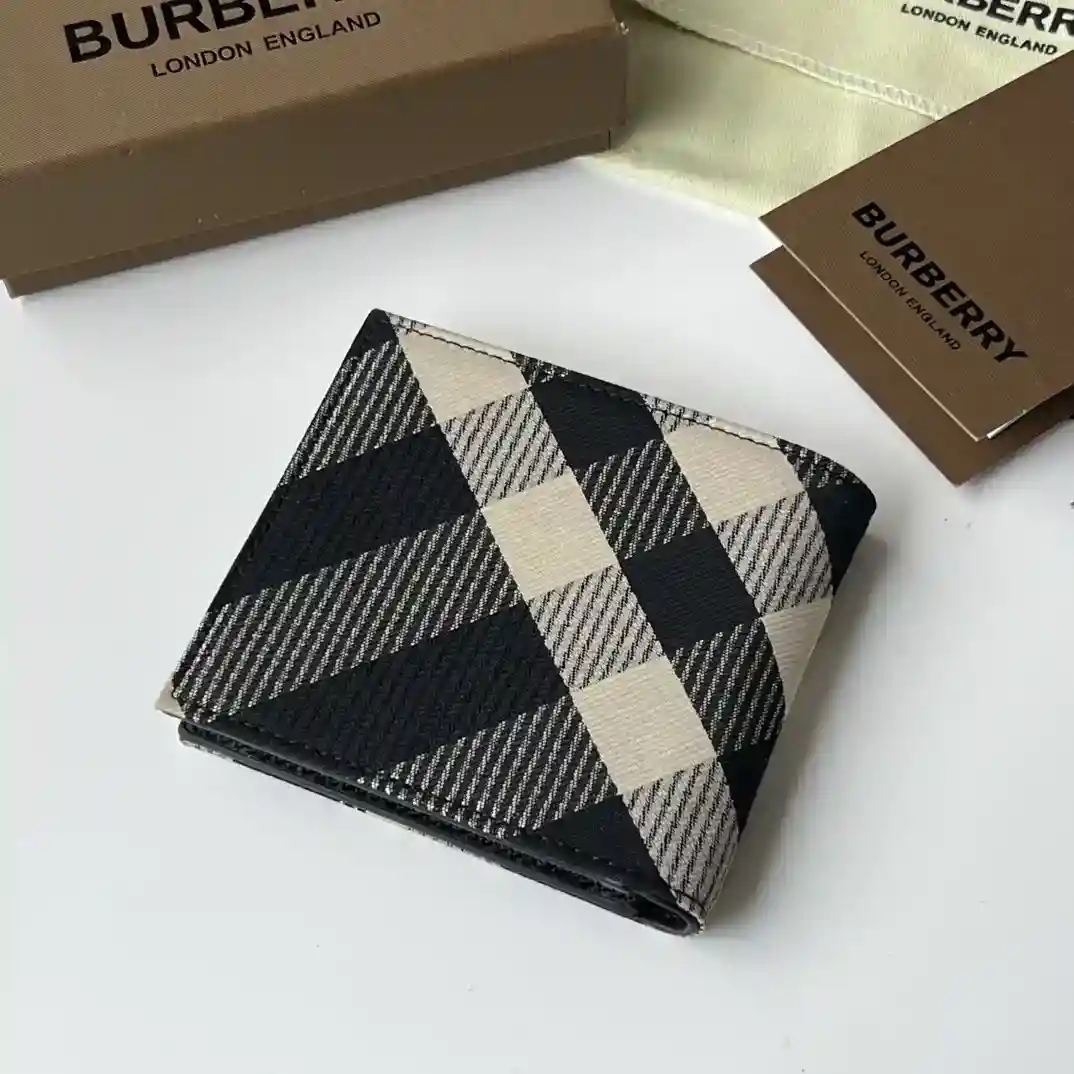 Imagen [2]-Burberry bi-fold clip de dinero corto elegir la tela de mezcla de algodón para crear un jacquard decorativo estambre a cuadros utilizando forro de cuero tamaño adecuado para el almacenamiento de las monedas mundiales B-producción casera ~ ~ ~ 👉👍 mano de obra fina 💋 tiro físico 📷🆔🆔🆔🆔 80895201 negro tamaño 11cm*10cm* 150- high replica bags