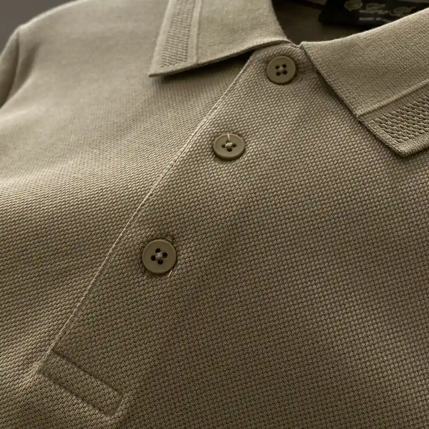 Image [7]-P520 vert militaire haut de gamme, T-shirt d'affaires décontracté à revers Détails-Sacs haute couture