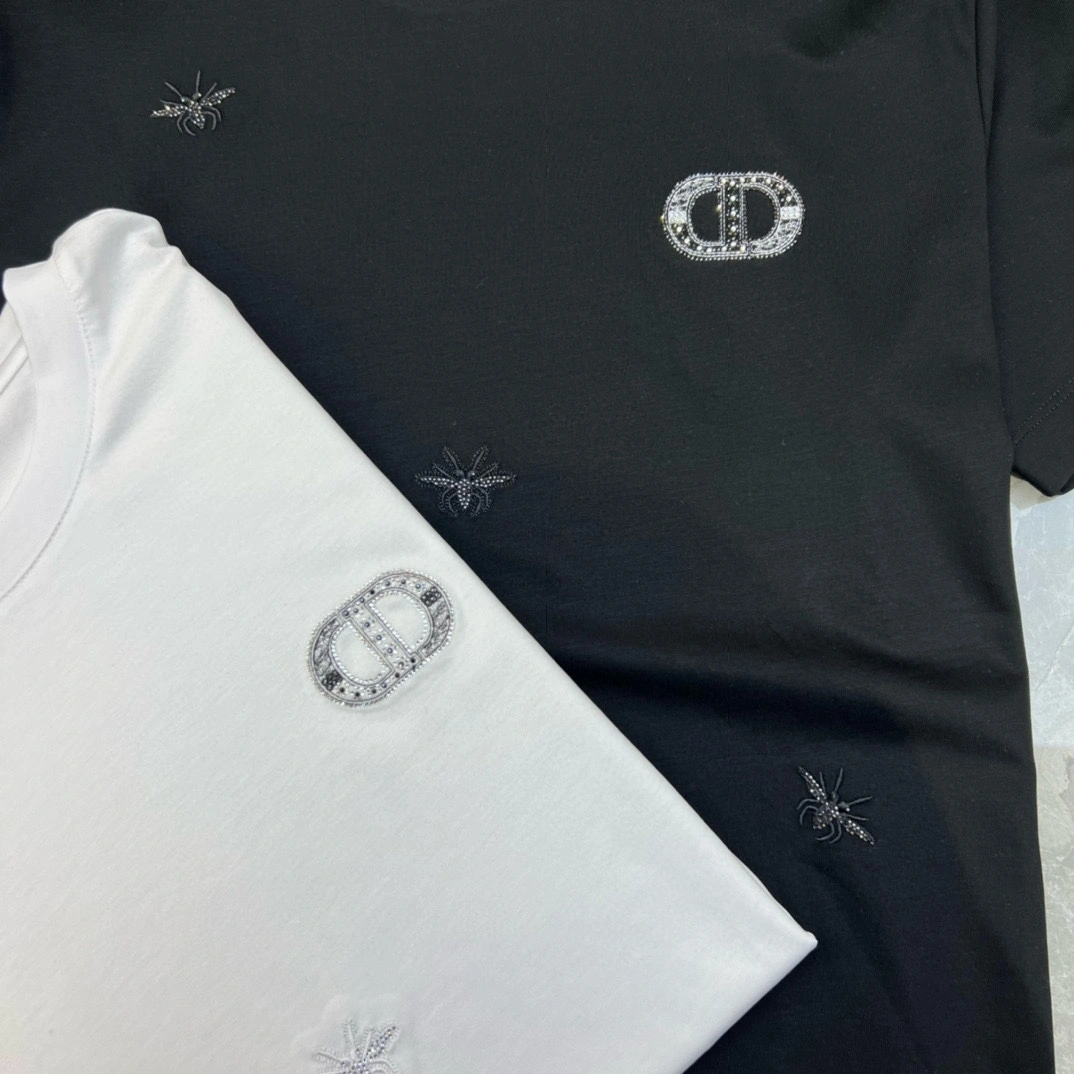 イメージ [8]-P360 Dior ディオール 2025 Early Spring Debut Double Mercerised Crew Neck Short Sleeve T-Shirt Chest Brand Logo Heavy Craftsmanship Design High-end Bespoke 前衛のためのデザイン！重厚なデザイン カスタマイズされた生地。ソフトなタッチ。快適な着心地。カウンターグレードのファインステッチ。繊細な仕上がり。ボディへの効果は他の追随を許さない♡！メンズ必須単品！ヤーデージ：M-4XL（178 140ポンドは、Lの最大摩耗200ポンドを着用）-ハイファッションバッグ