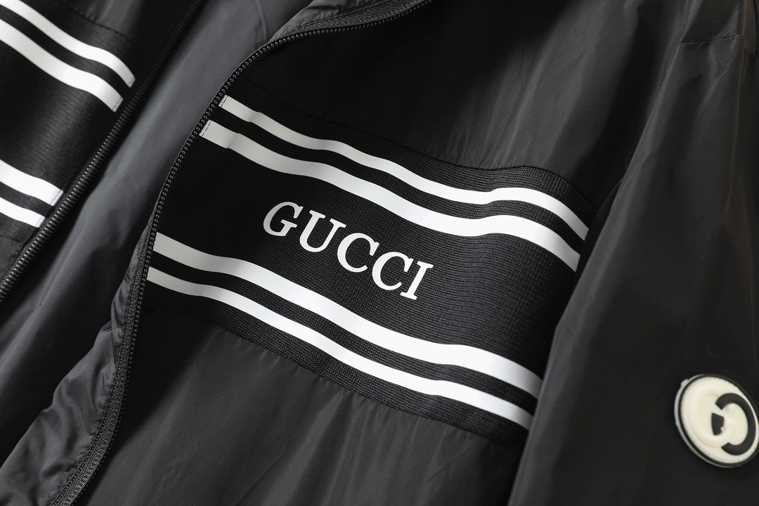 Picture [4]-P750 Gucci Gucci 2025 early spring listing 狠货 Italian imported fabrics fashion jacket windbreaker coat European upper body more casual generous counter original hardware luxury high-end customized accessories new! Luxury brand features logo embellishment design of the highest quality on the market, original materials, and the ultimate in luxury! Soft and comfortable on the body explosion handsome! Suitable for any scene! Size: M-XXXL (178 140 pounds L maximum wear 190 pounds)-high-fashion bags